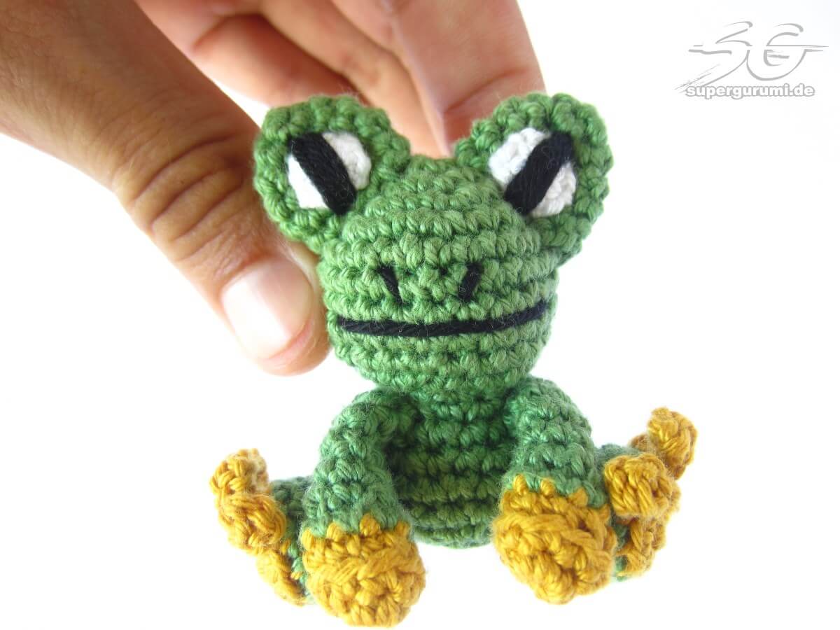 frog crochet plush
