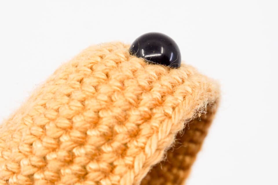 How to Attach Amigurumi Safety Eyes | Supergurumi