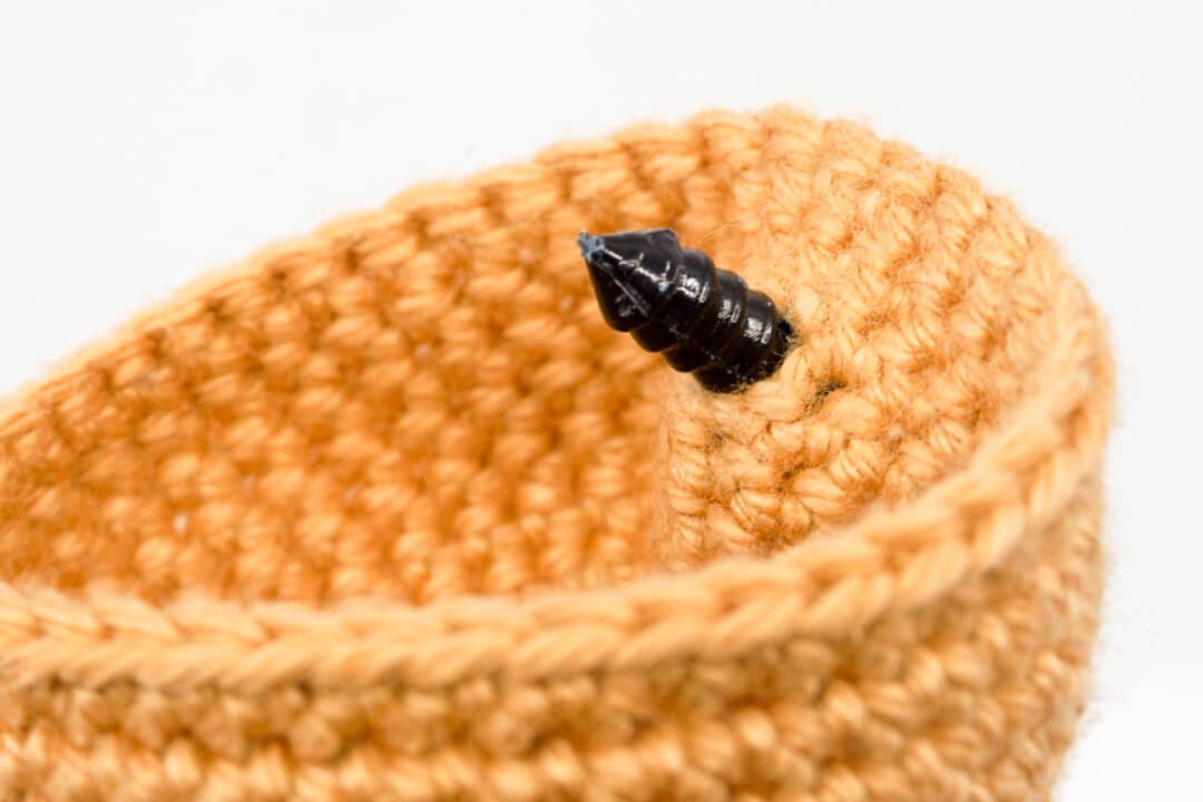 How to Attach Amigurumi Safety Eyes | Supergurumi