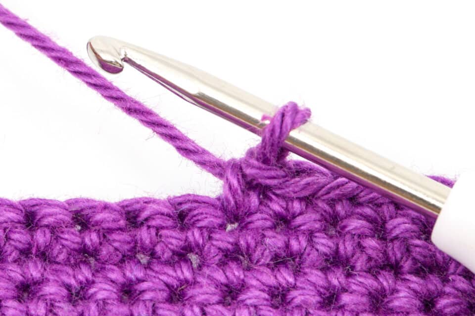 Change Colors in Crochet for Every Stitch in Rounds and Rows | Supergurumi