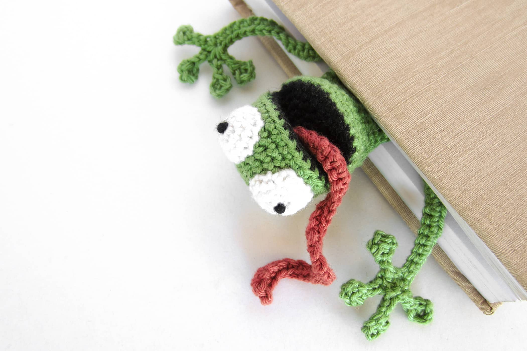 Dragon Bookmark Crochet Pattern Amigurumi PDF Pattern -   Crochet  bookmark pattern, Crochet bookmarks, Crochet bookmarks free patterns