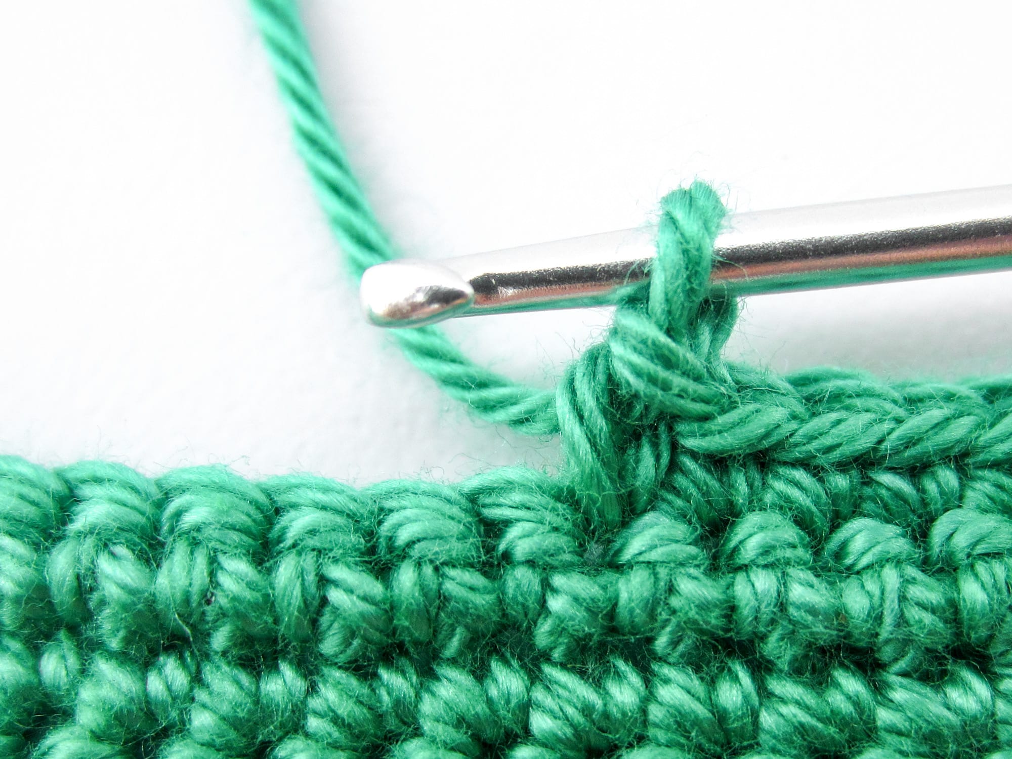 Comment compter les mailles et les rangs en crochet